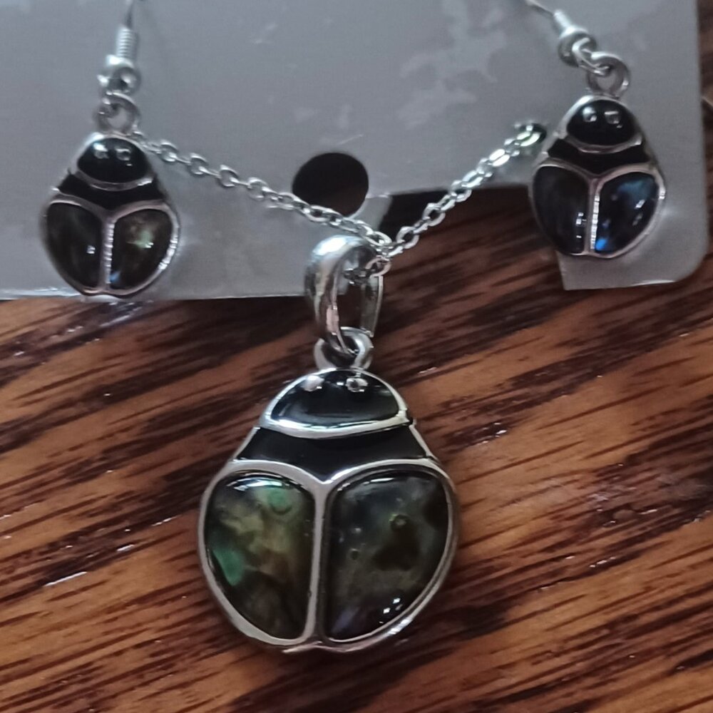 New Nature's 1 Necklace and Pierced Earrings